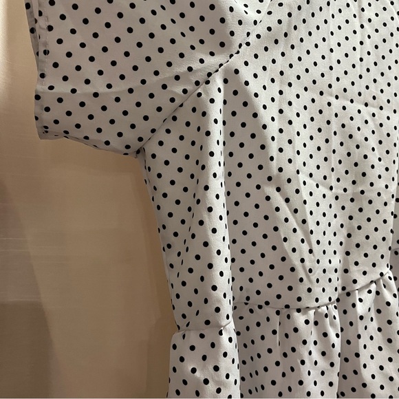 Self-Tie Black and White Polka Dot Cropped Tie-Front Peplum Top - Picture 4 of 9